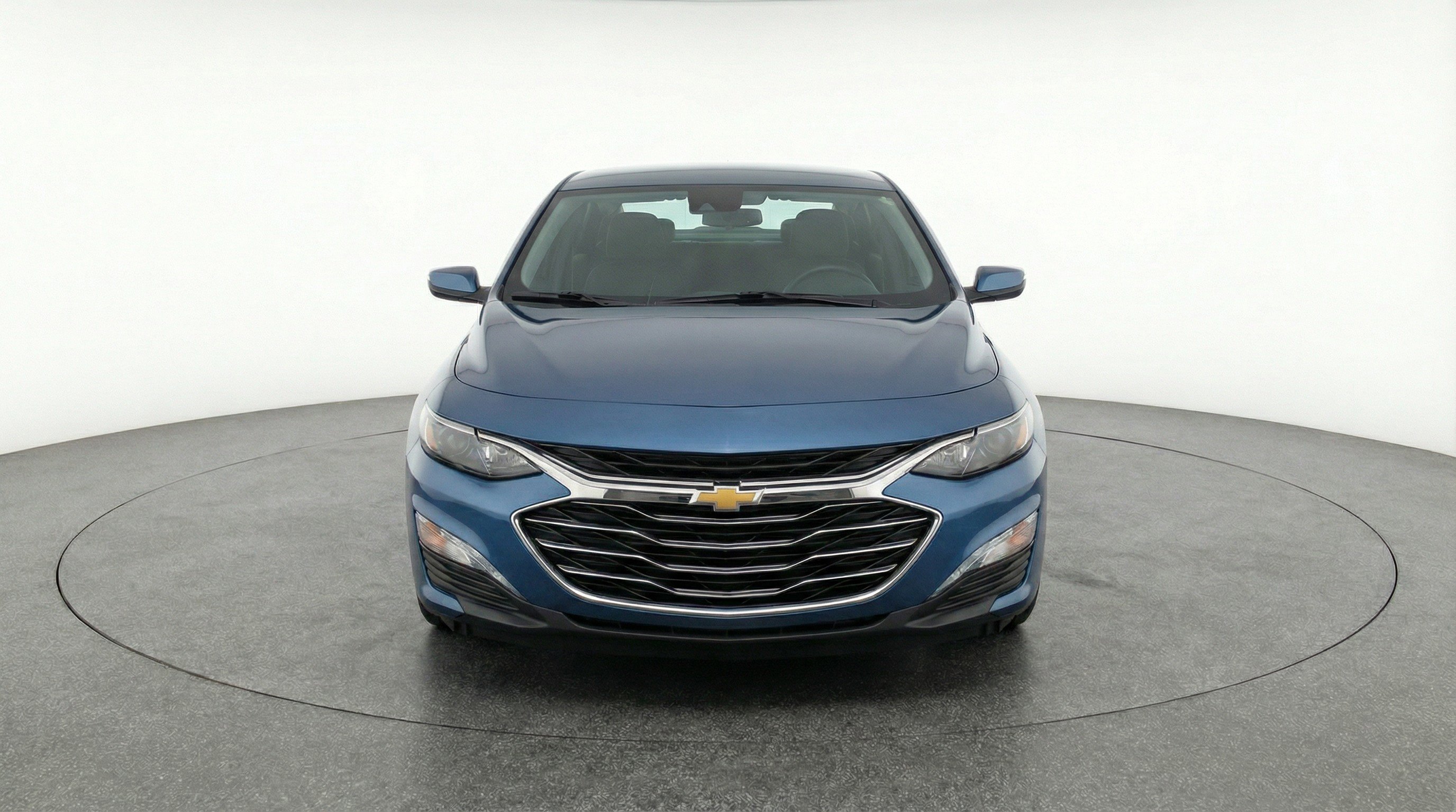 Used 2024 Chevrolet Malibu LT FWD image 2