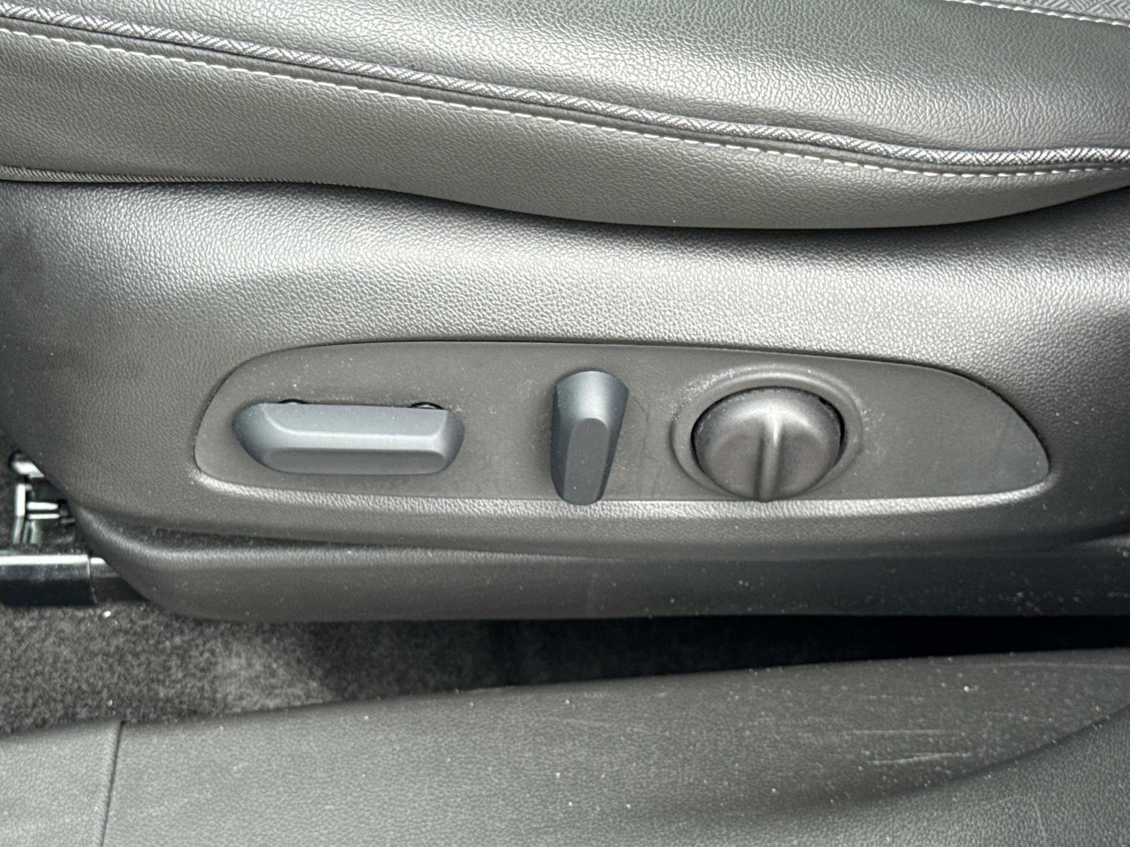 Used 2023 Buick Encore GX Select w/ Safety Package II image 15