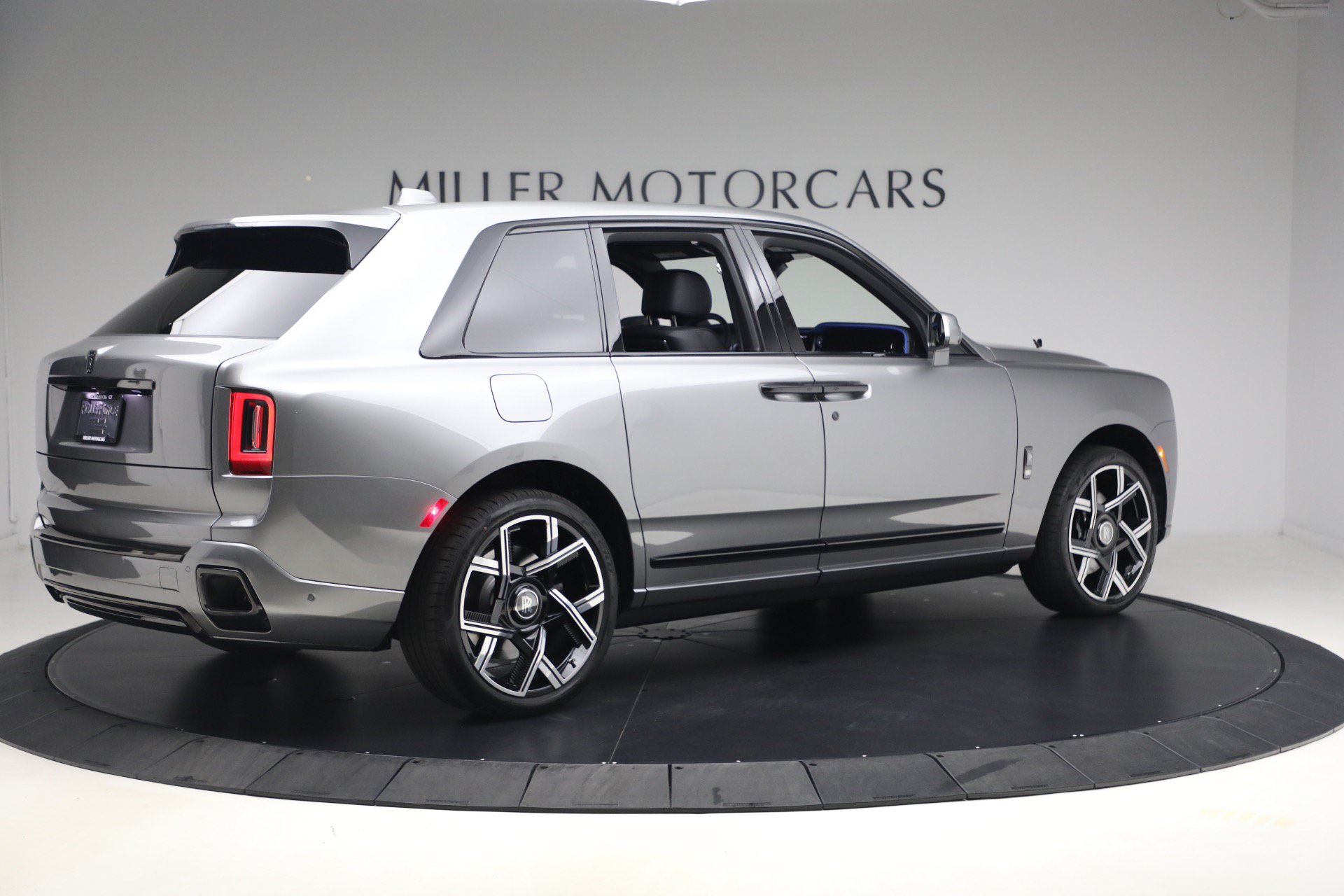 New 2027 Rolls-Royce Cullinan Black Badge AWD/4WD image 9