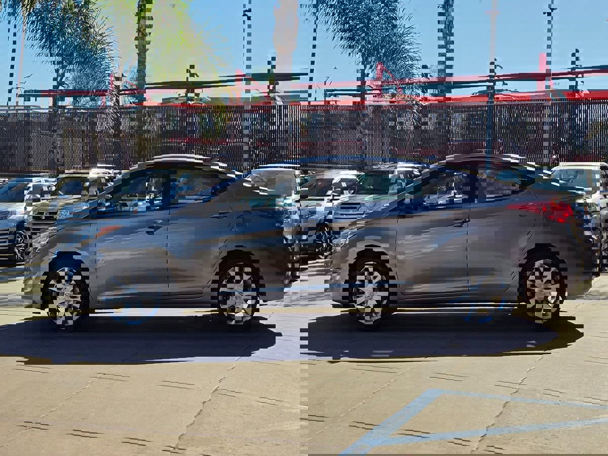 Used 2012 Hyundai Elantra Limited w/ Technology Pkg 5 image 10