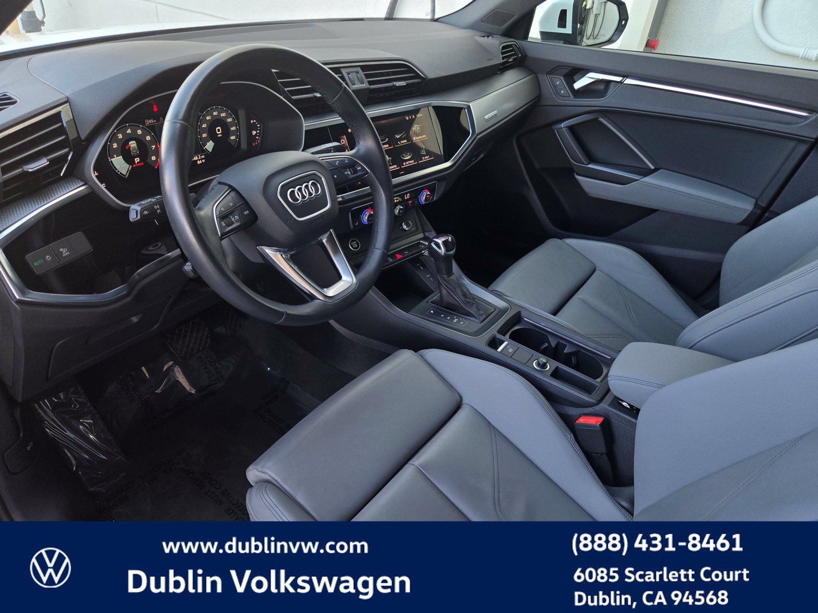 Used 2023 Audi Q3 2.0T Premium w/ Black Optic Sport Package AWD/4WD image 9