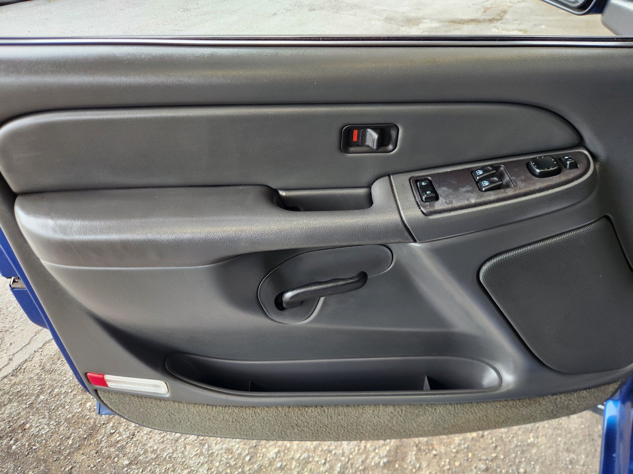 Used 2004 Chevrolet Silverado 1500 LS AWD/4WD image 10