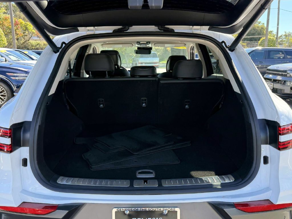 Certified 2026 Genesis GV70 2.5T AWD/4WD image 9