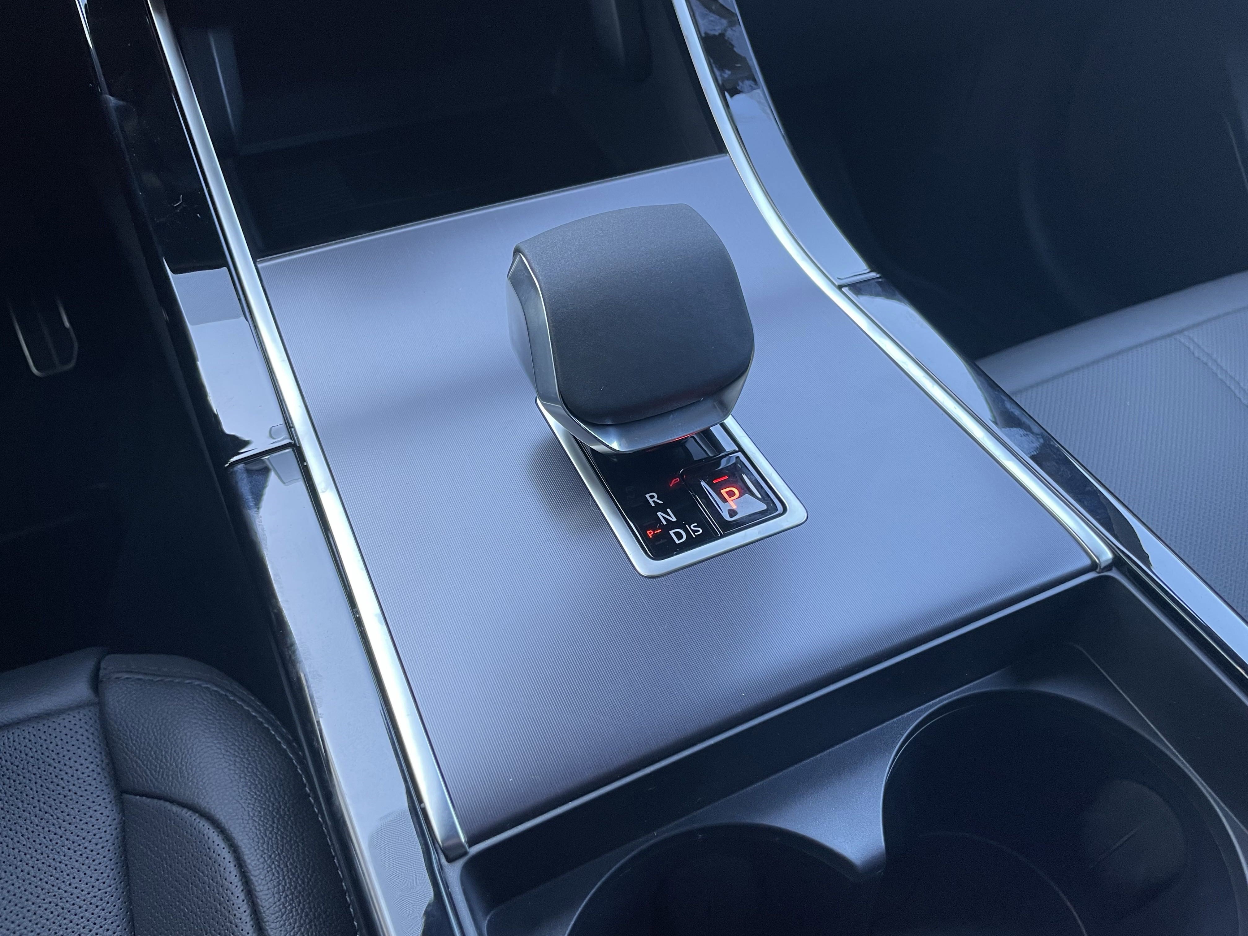 New 2026 Land Rover Range Rover Velar Dynamic SE image 20
