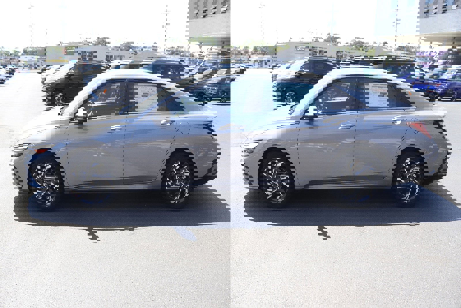 New 2025 Hyundai Elantra Limited image 5