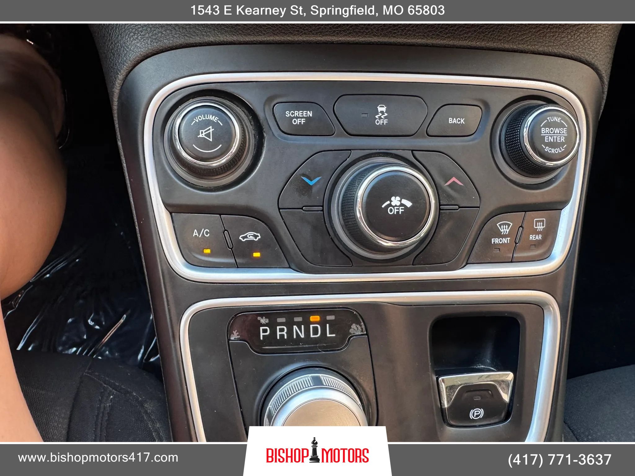 Used 2015 Chrysler 200 Limited w/ Convenience Group FWD image 24