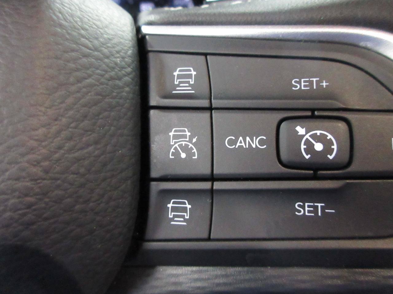 Used 2024 Jeep Grand Cherokee L Laredo AWD/4WD image 18