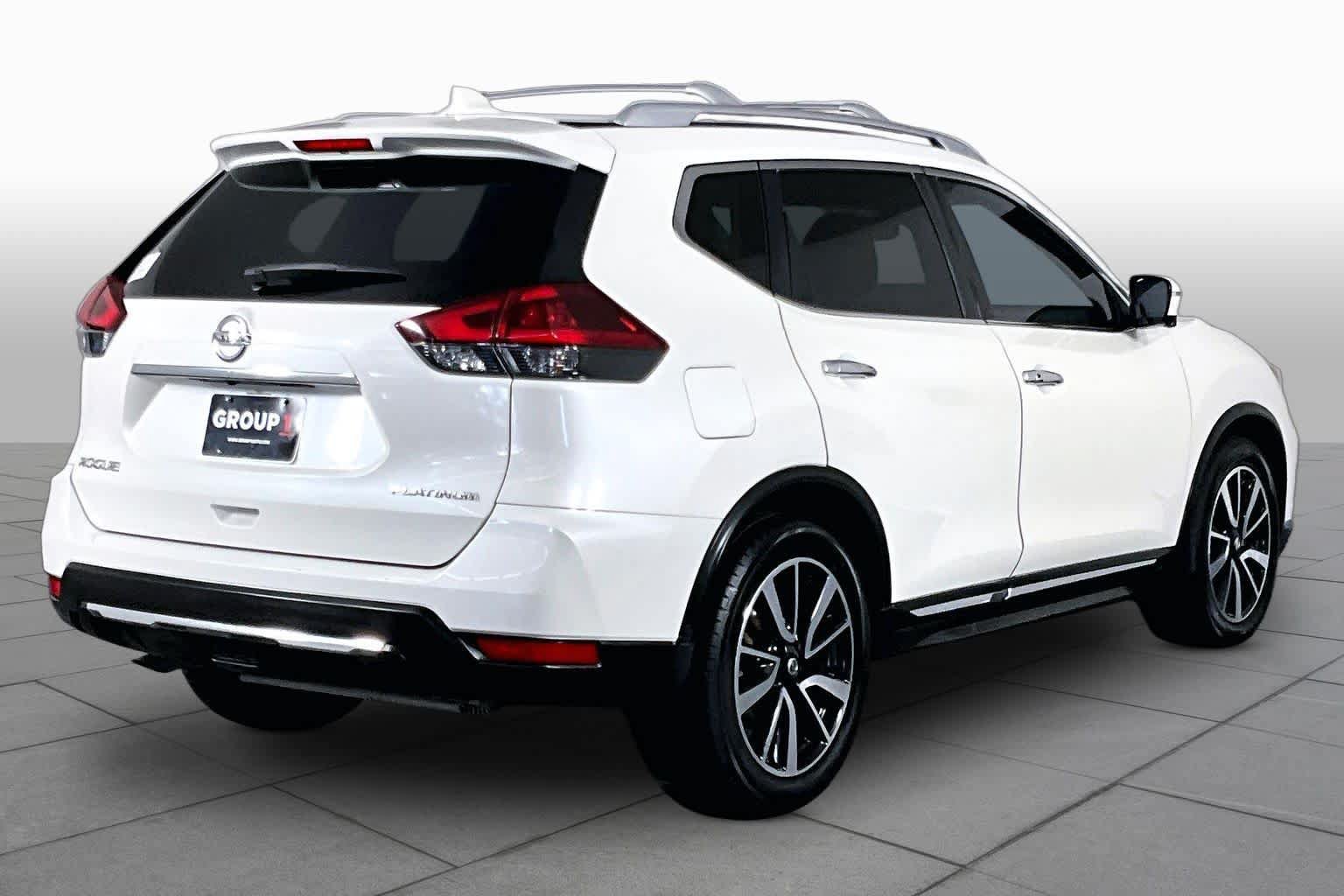 Used 2018 Nissan Rogue SL w/ Premium Package FWD image 12