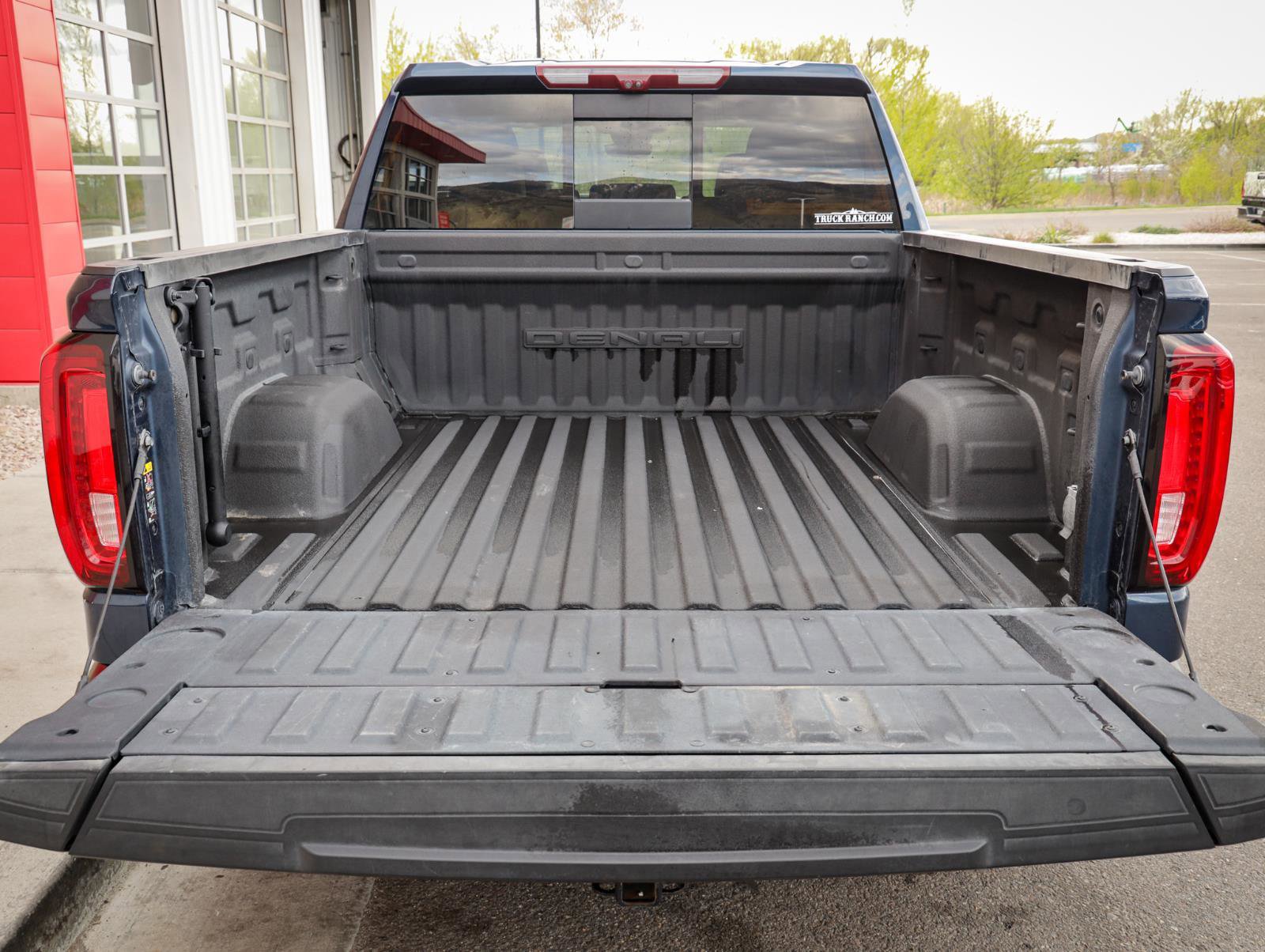 Used 2022 GMC Sierra 1500 Denali w/ Denali Reserve Package image 5