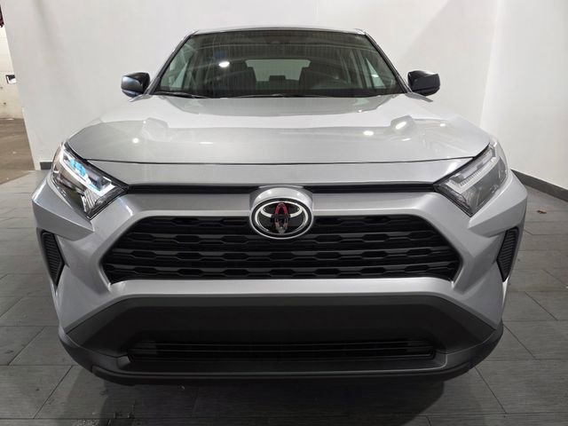 Used 2025 Toyota RAV4 LE AWD/4WD image 8