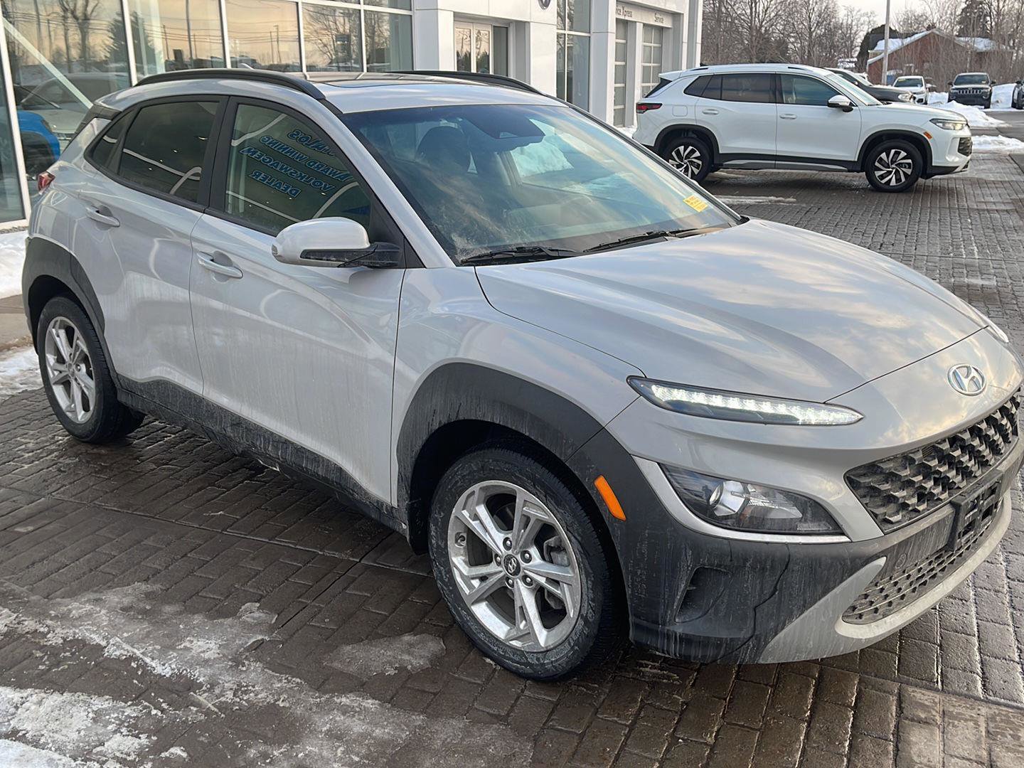 Used 2023 Hyundai Kona SEL w/ Convenience Package image 3