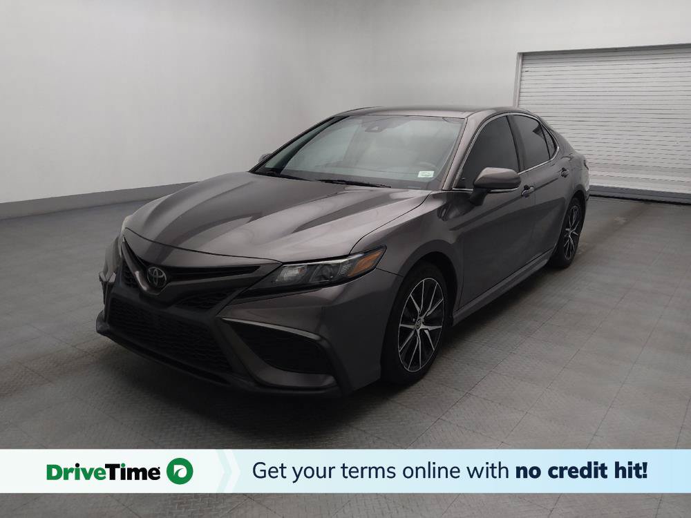 Used 2022 Toyota Camry SE FWD image 1