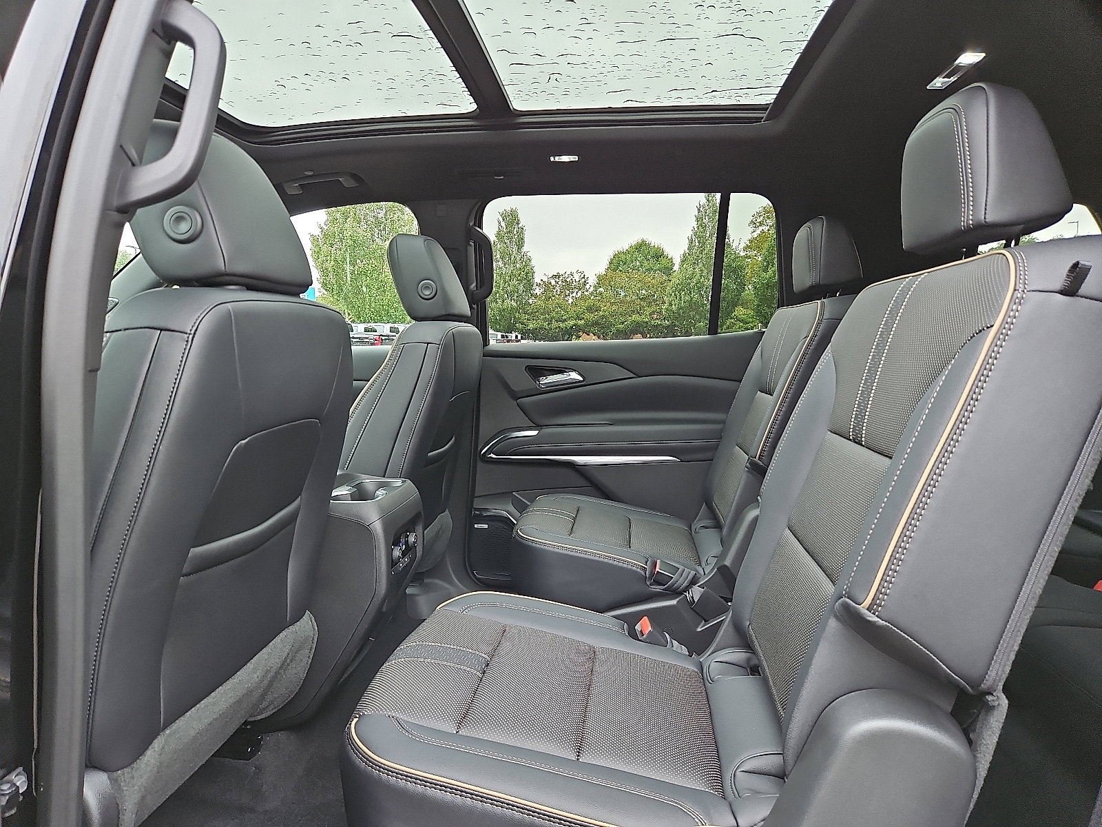 New 2026 Chevrolet Traverse High Country image 5