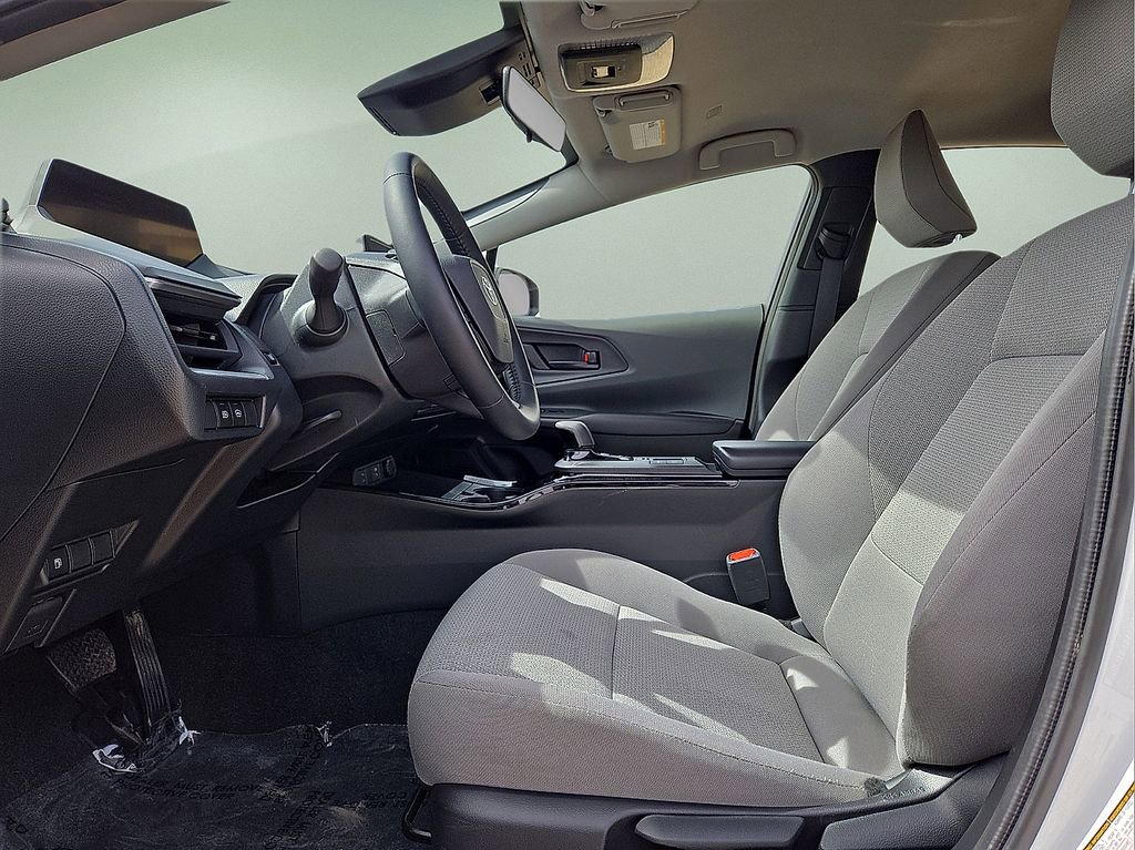 Used 2025 Toyota Prius LE image 24