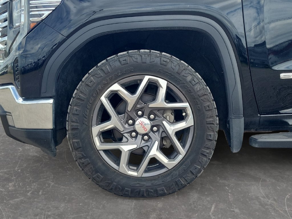 Used 2023 GMC Sierra 1500 SLT AWD/4WD image 9