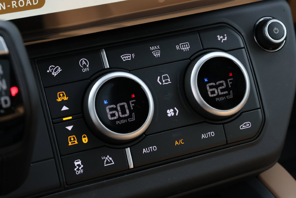 New 2026 Land Rover Defender 110 X-Dynamic SE AWD/4WD image 27
