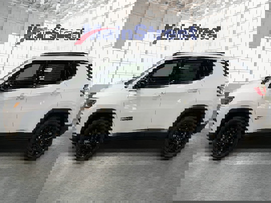 New 2026 Jeep Compass Latitude image 2