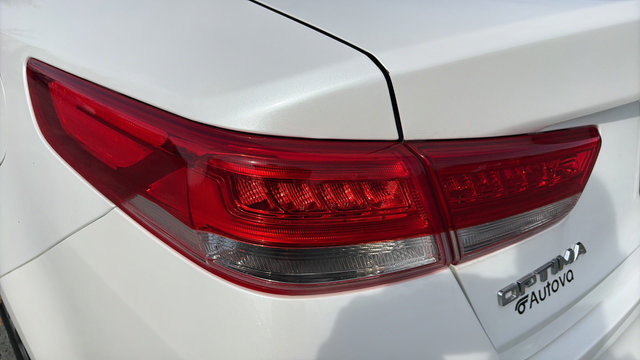Used 2017 Kia Optima Premium FWD image 10