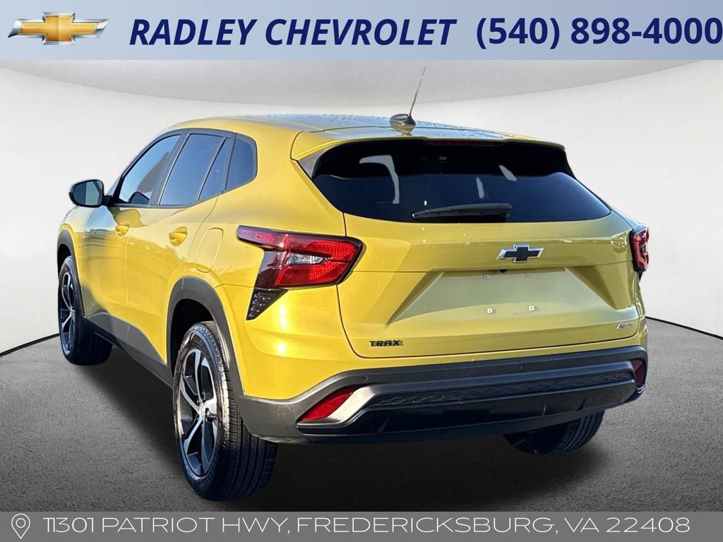 Certified 2024 Chevrolet Trax RS w/ Sunroof Package image 3