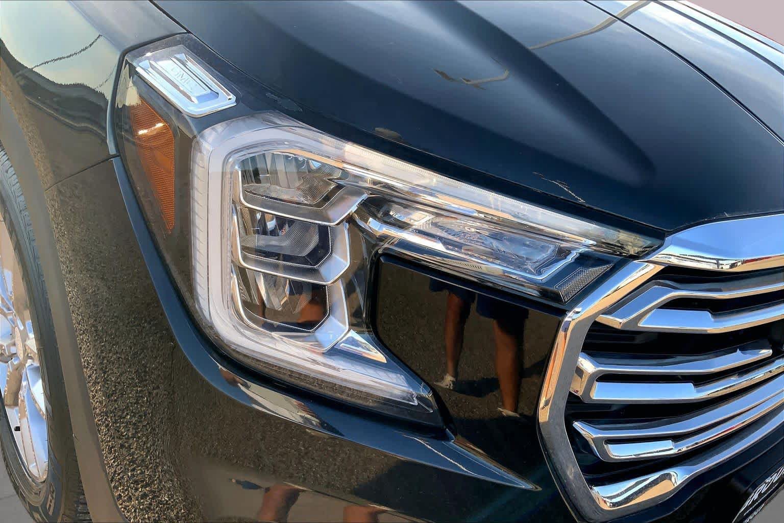 Used 2024 GMC Terrain SLT AWD/4WD image 27