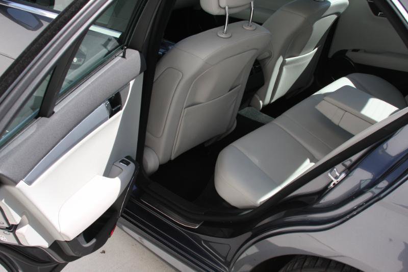 Used 2009 Mercedes-Benz C 300 Sport image 34