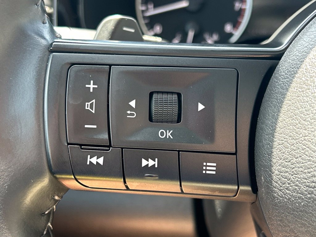 Certified 2025 Nissan Pathfinder SV w/ SV Premium Package FWD image 29