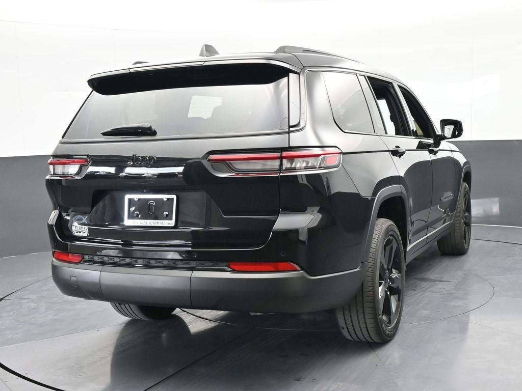 Used 2021 Jeep Grand Cherokee L Laredo image 5