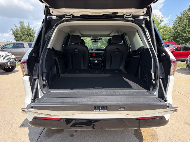New 2026 Lincoln Navigator Reserve AWD/4WD image 8
