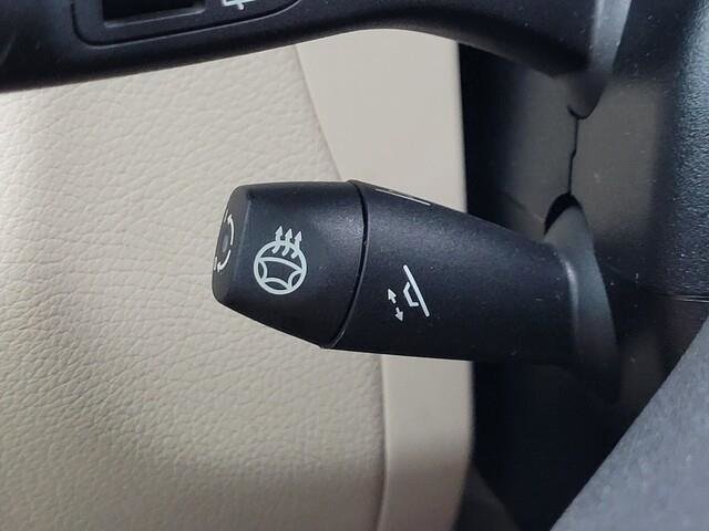 Used 2020 Mercedes-Benz GLC 300 4MATIC image 21