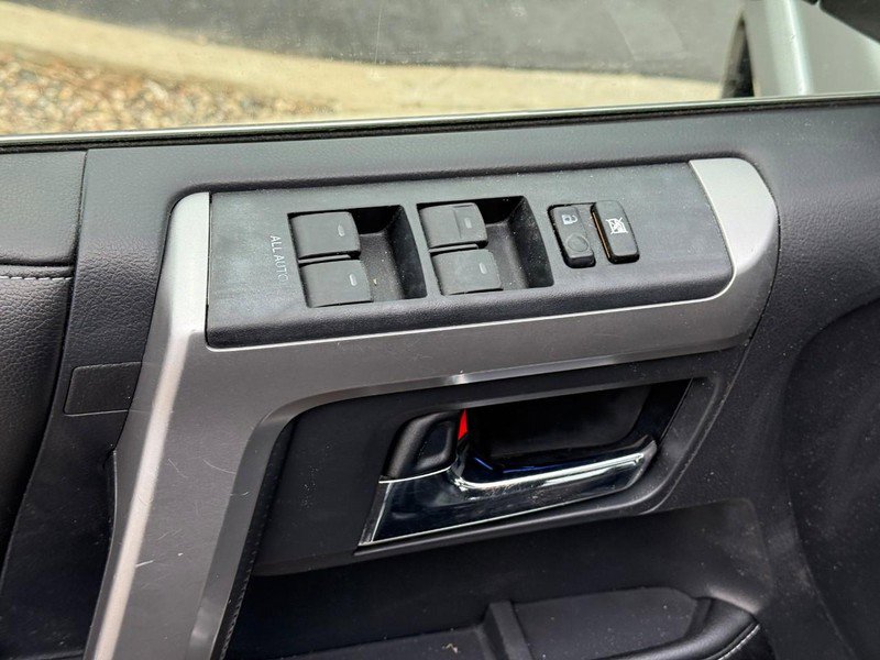 Used 2015 Toyota 4Runner Limited image 19
