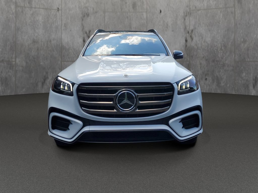 Used 2025 Mercedes-Benz GLS 580 4MATIC image 2
