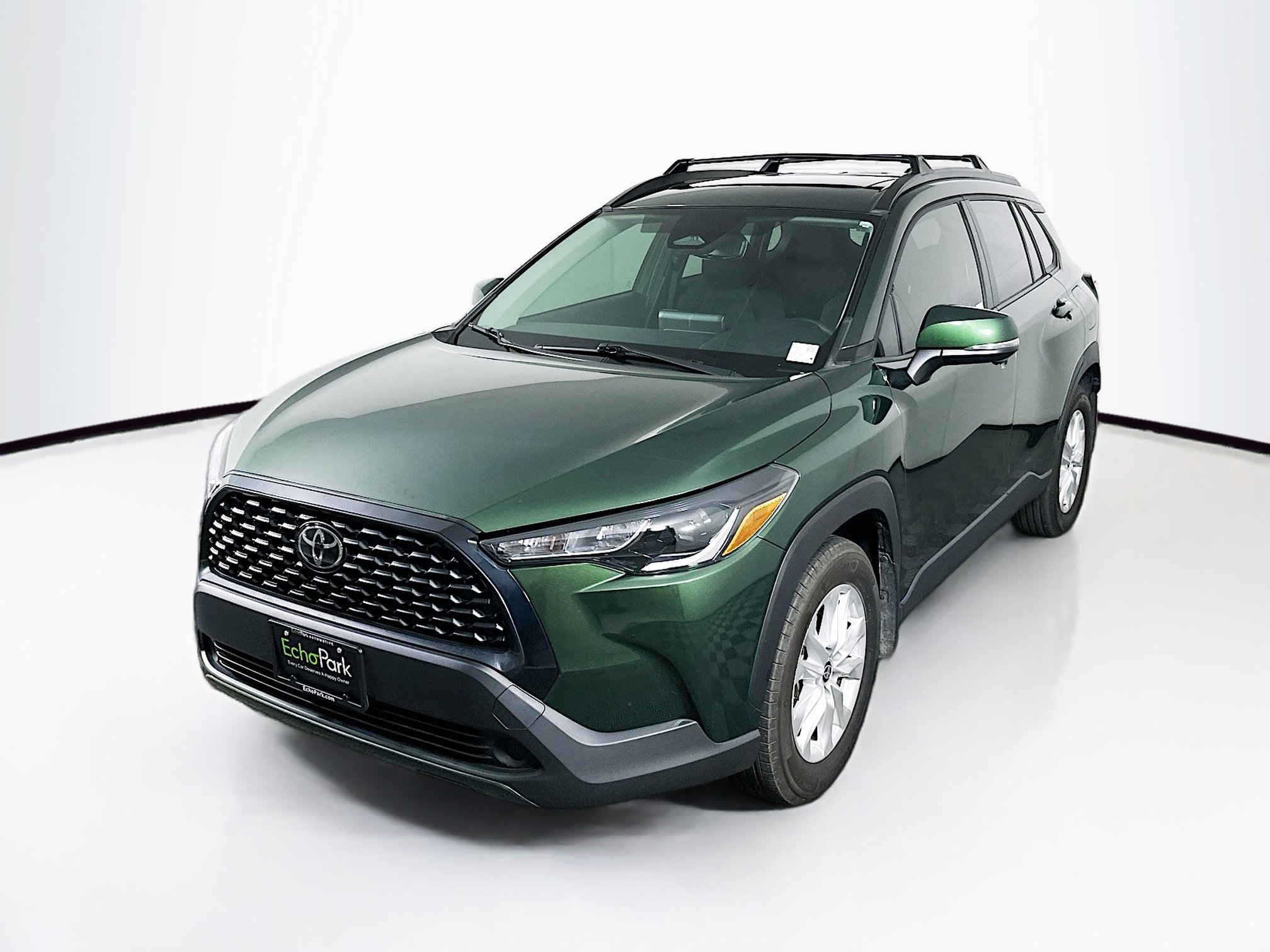 Used 2024 Toyota Corolla Cross LE w/ Moonroof Package image 3