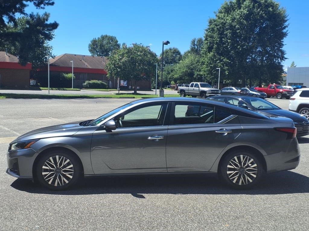 Used 2023 Nissan Altima 2.5 SV image 8