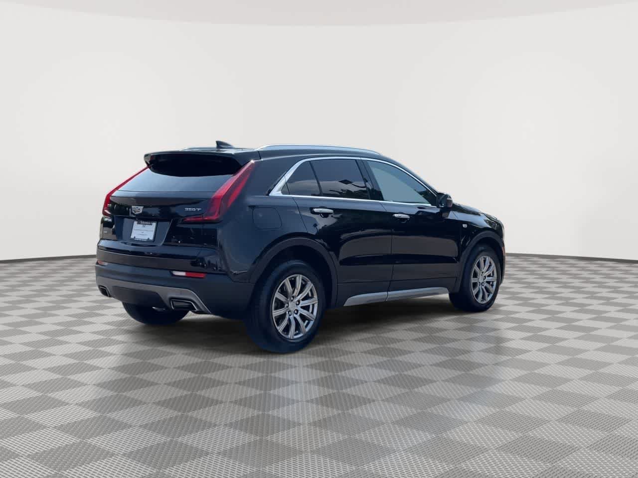 Used 2021 Cadillac XT4 Premium Luxury w/ Cold Weather Package AWD/4WD image 8
