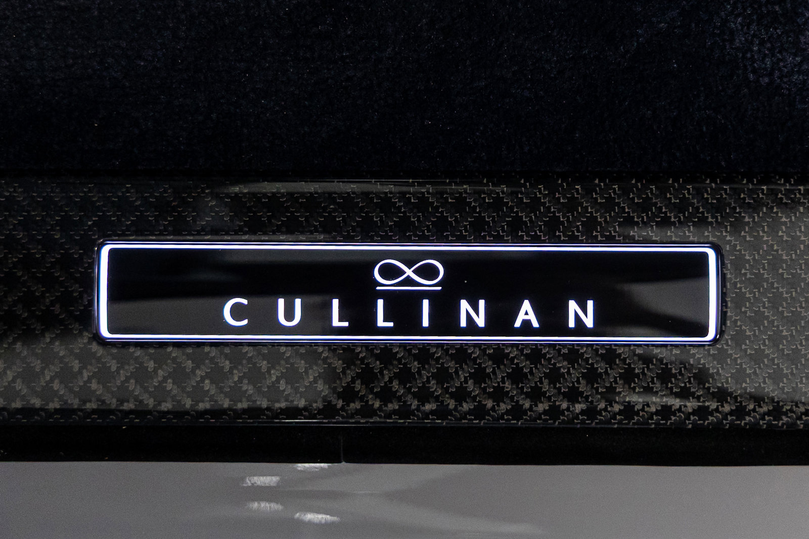 New 2026 Rolls-Royce Cullinan Black Badge image 34