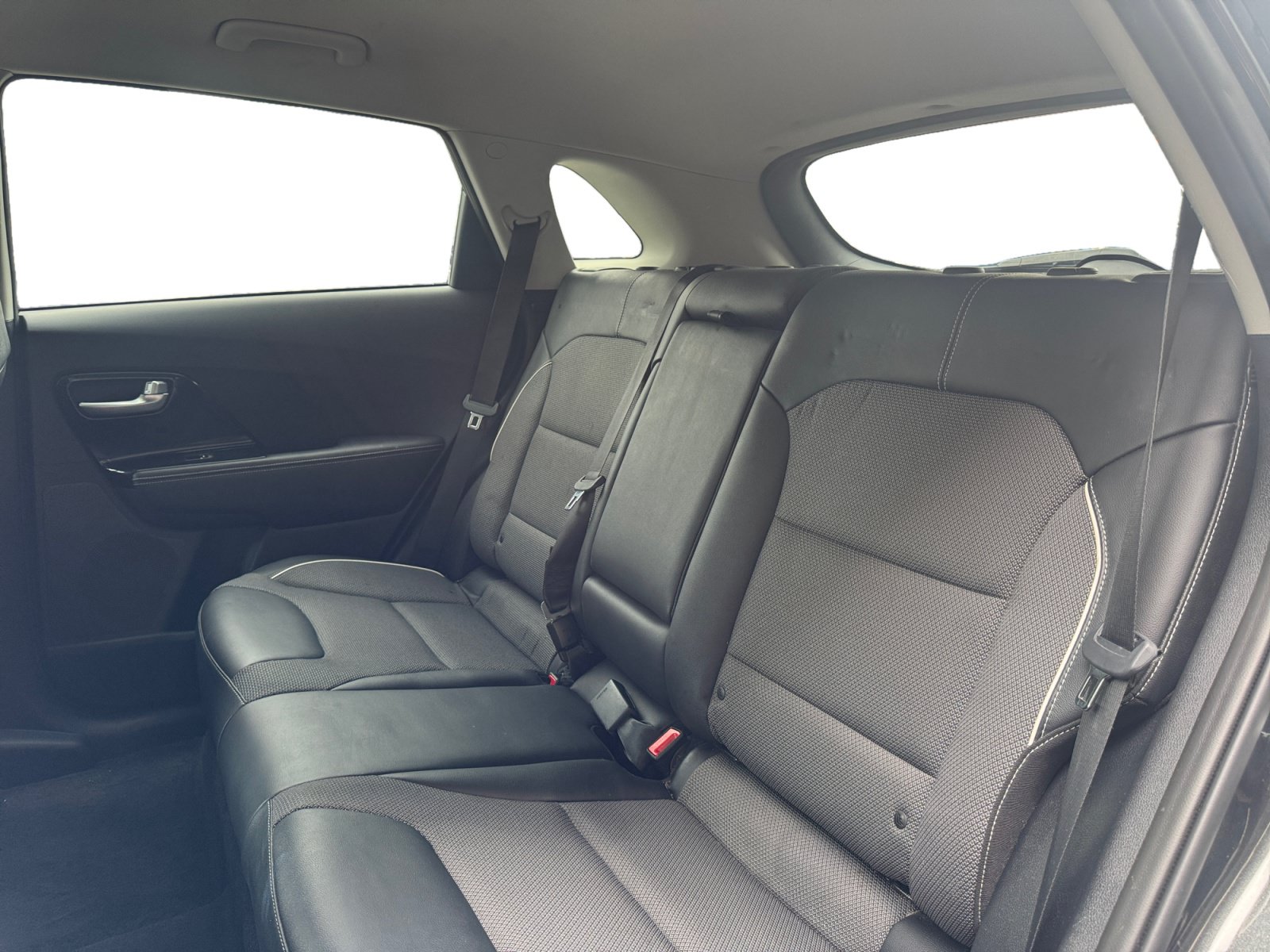 Used 2022 Kia Niro EX FWD image 13