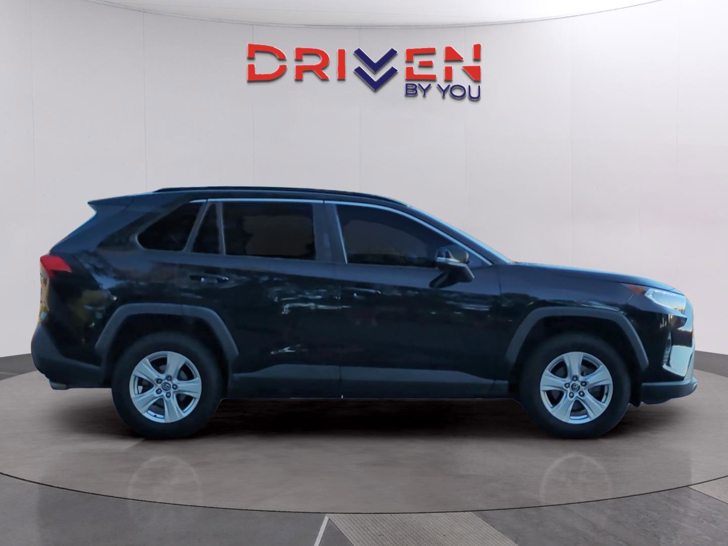 Used 2021 Toyota RAV4 XLE image 6