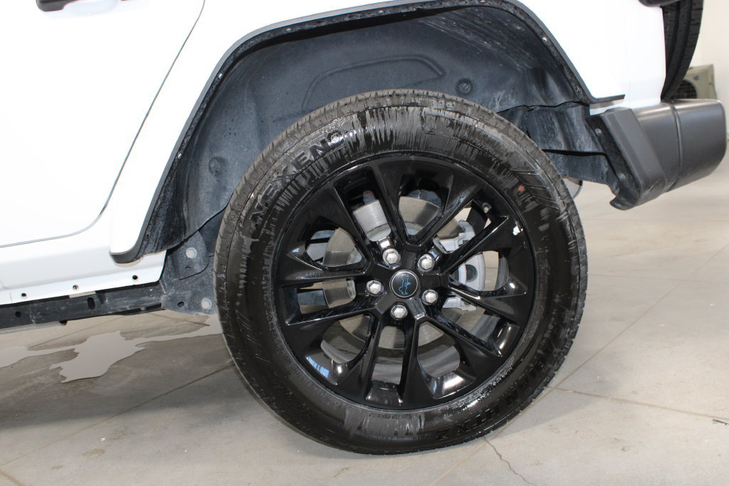 Used 2024 Jeep Wrangler Unlimited Sahara AWD/4WD image 63
