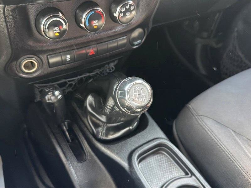 Used 2015 Jeep Wrangler Sport AWD/4WD image 10