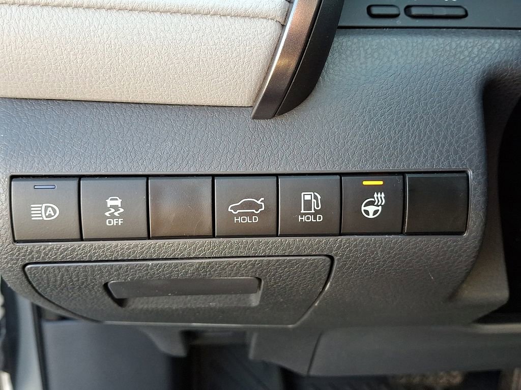 Used 2024 Toyota Camry XLE w/ Cold Weather Package FWD image 25