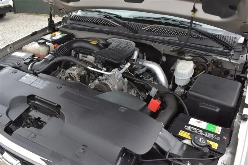 Used 2005 Chevrolet Silverado 2500 LT w/ Heavy-Duty Power Package AWD/4WD image 28