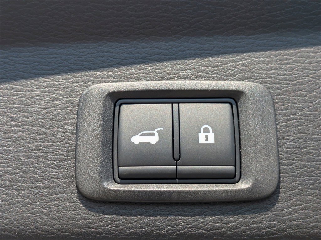 New 2025 Mitsubishi Outlander SE image 13