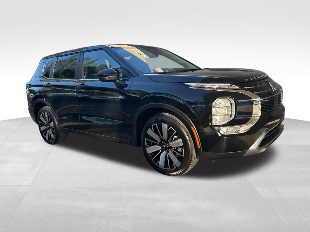 New 2026 Mitsubishi Outlander SE image 2