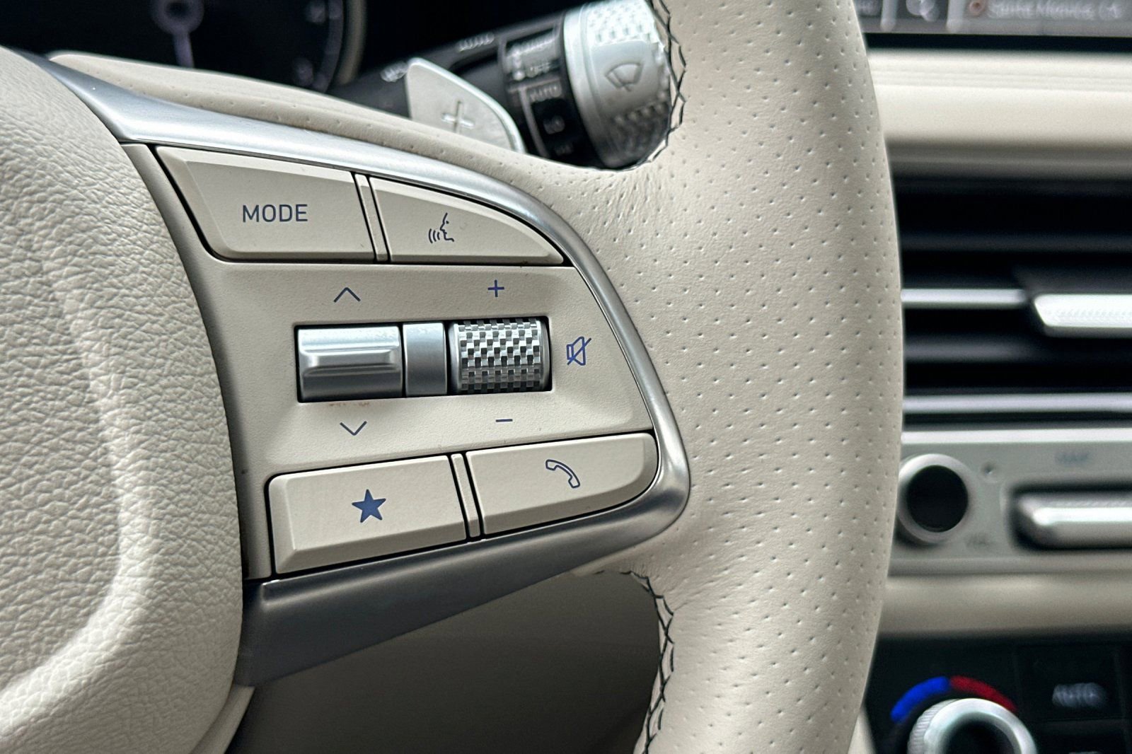 Used 2026 Genesis G70 2.5T Prestige image 30