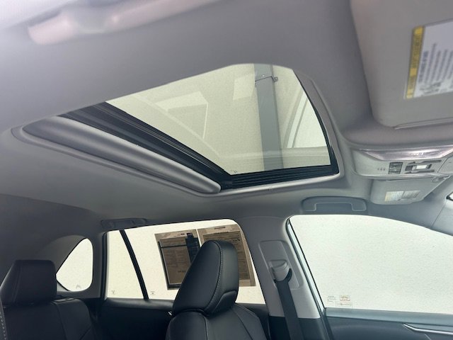 Used 2022 Toyota RAV4 XLE Premium FWD image 6