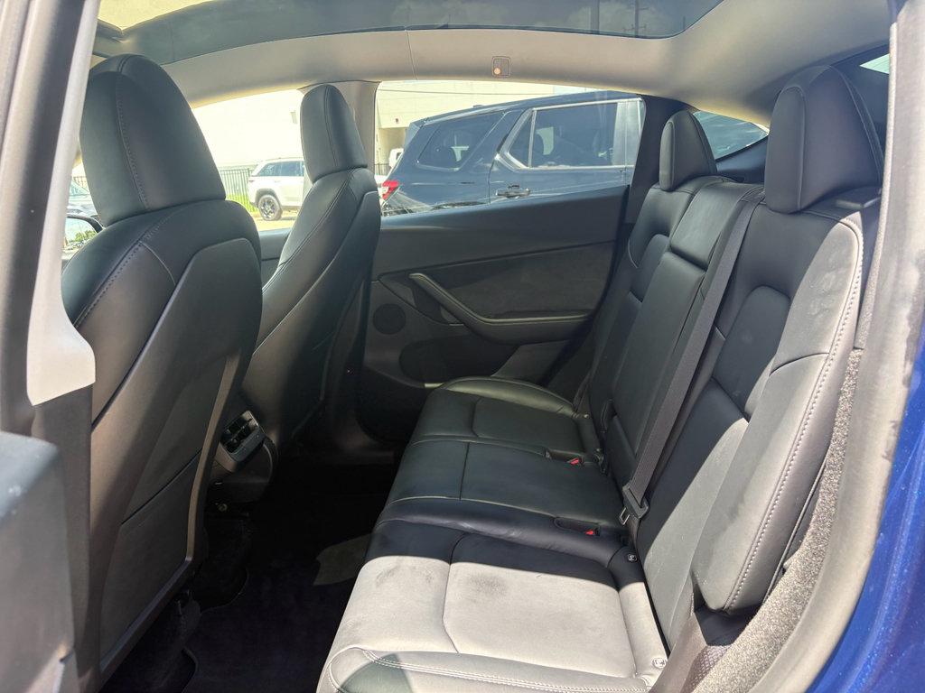 Used 2022 Tesla Model Y Long Range AWD/4WD image 28