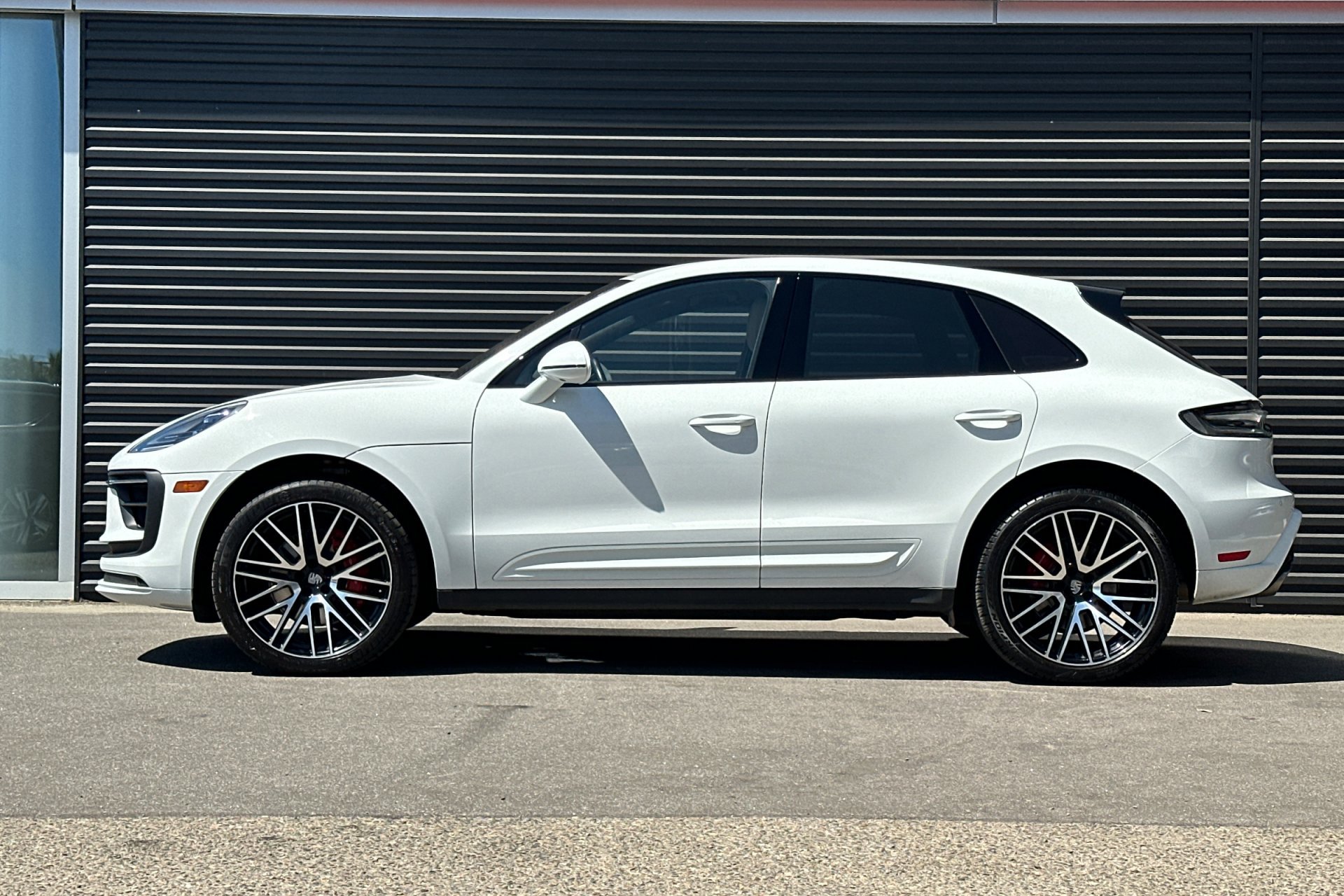 Used 2023 Porsche Macan S image 2