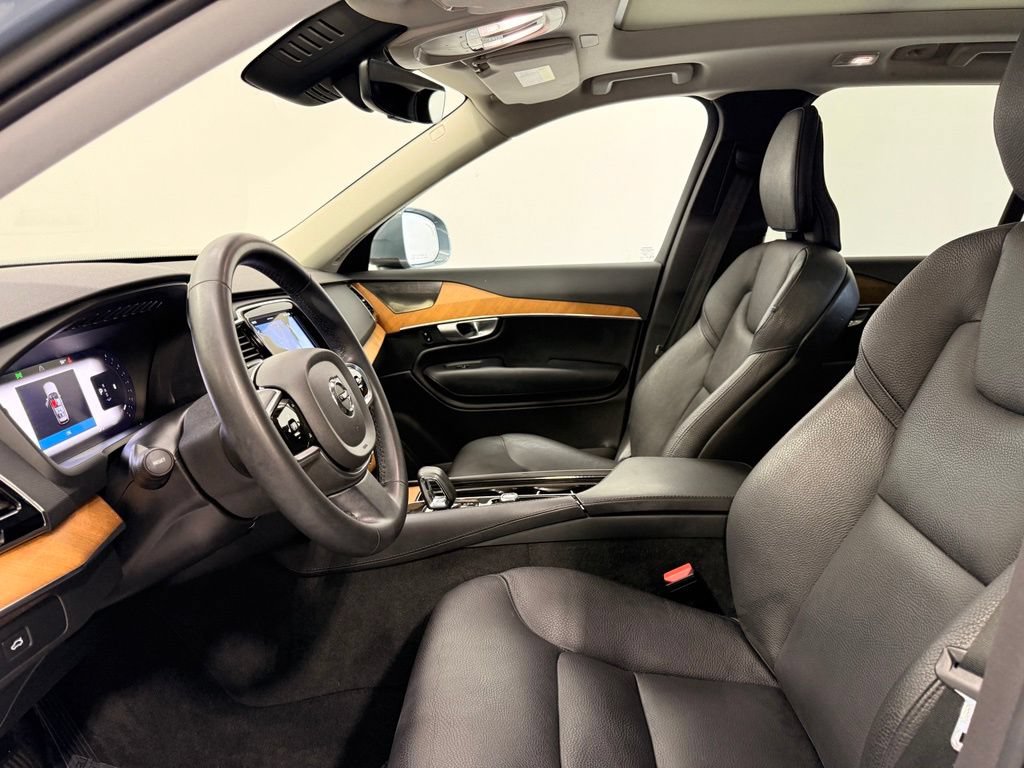 Used 2023 Volvo XC90 B5 Plus AWD/4WD image 12