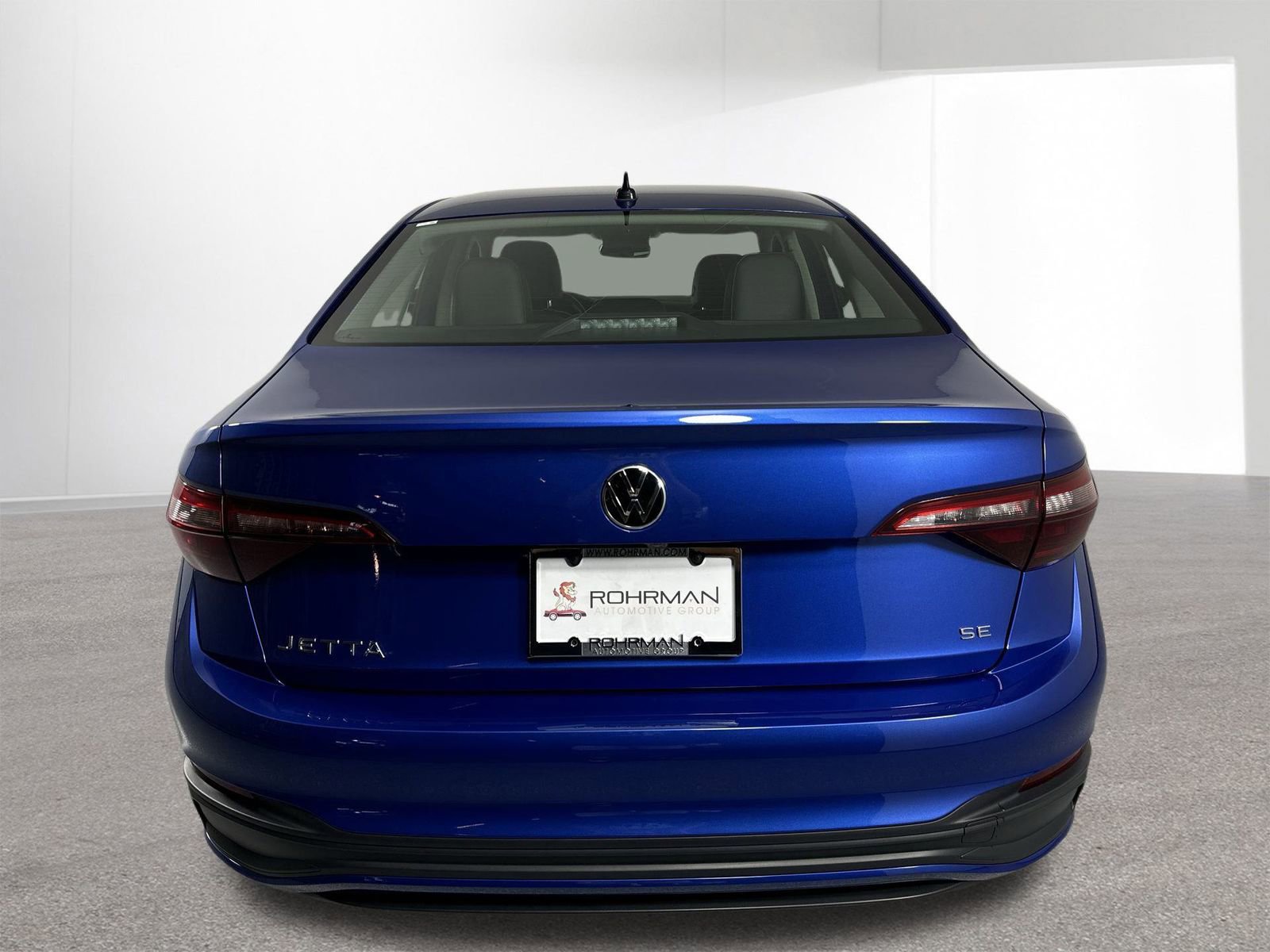 Used 2023 Volkswagen Jetta SE w/ Panoramic Sunroof Package image 32
