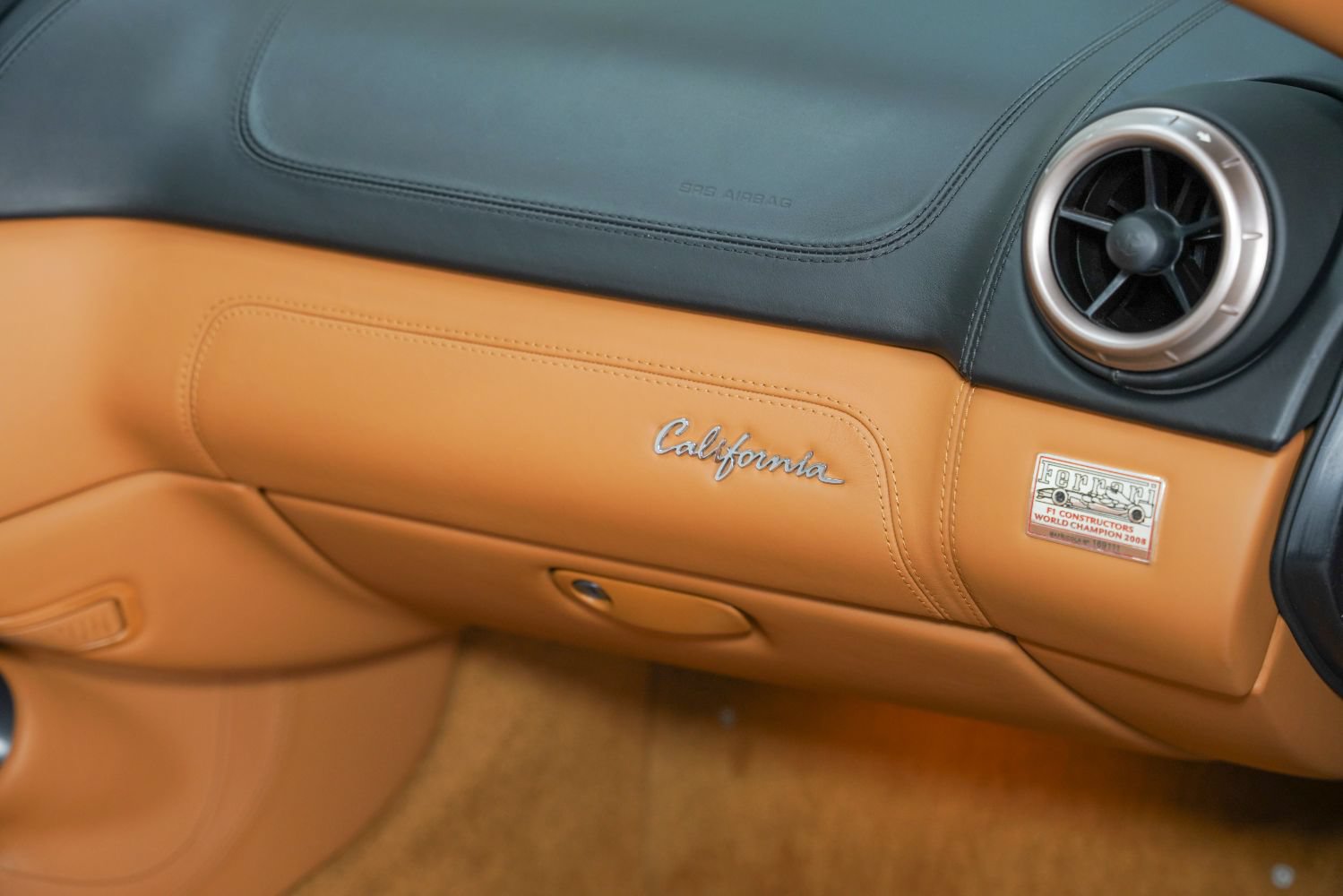 Used 2010 Ferrari California RWD image 30